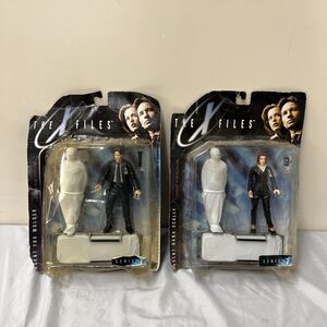The X-Files Series 1 Agent Dana Scully Corpse & Fox Mulder Corpse in Pkg Chrty